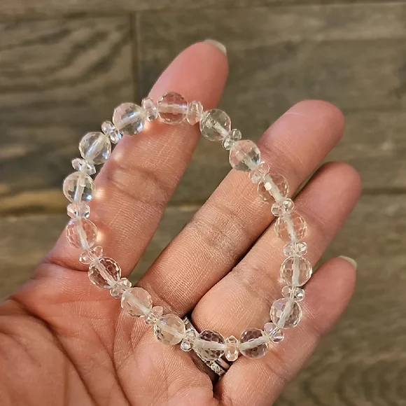 Beaded Clear Bracelet - Picture 2 of 4